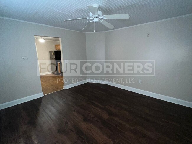 Building Photo - Charming 2 Bedroom 2 Bath in Historic Building