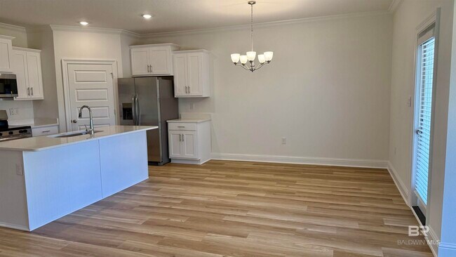 Building Photo - 384 Parkerman Ave