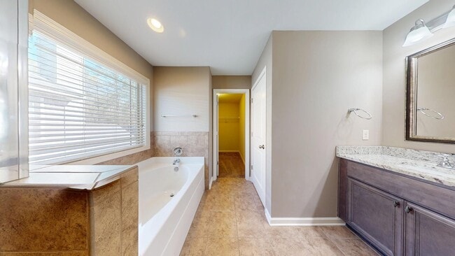 Building Photo - Solamere Subdivision