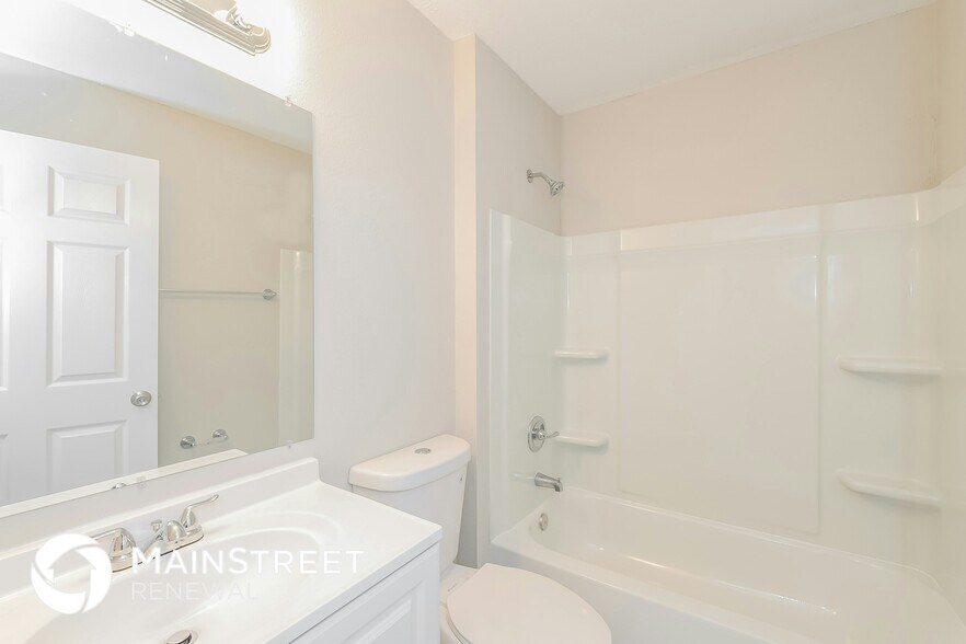 Building Photo - 807 Savona Pl