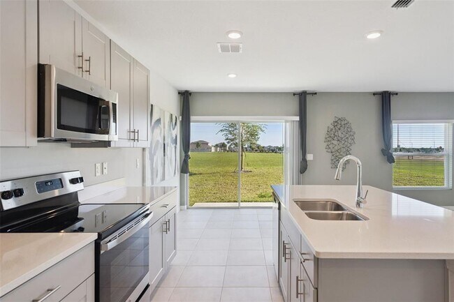 Building Photo - 4904 Bluebell Ct