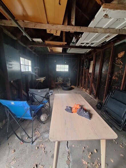 Building Photo - 1103 Highland Ave