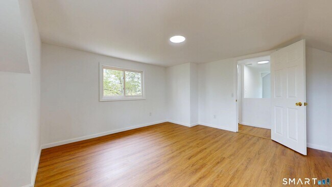 Building Photo - 52 Glen Haven Rd