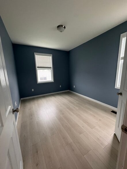 Building Photo - 321 Hemlock Cir