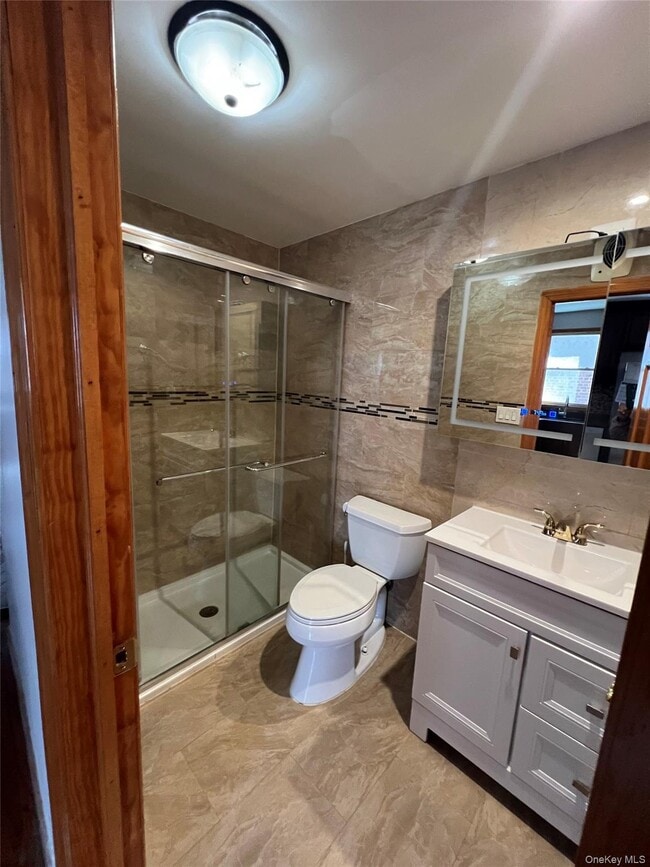 Building Photo - 84-17 Cuthbert Rd