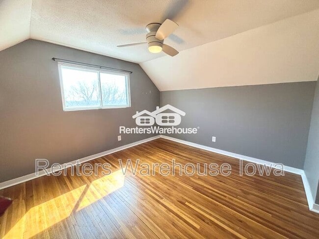 Building Photo - 32487 K Ave