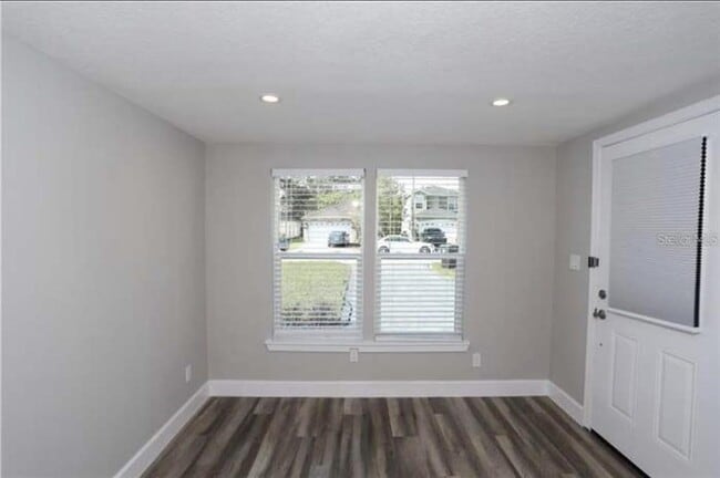 Building Photo - 2811 S Shine Ave