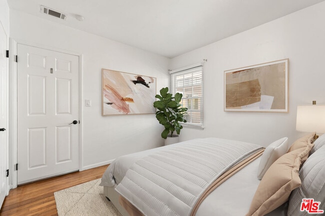 Building Photo - 8214 Creighton Ave