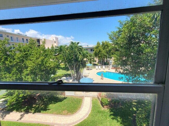 Building Photo - 1481 S Ocean Blvd