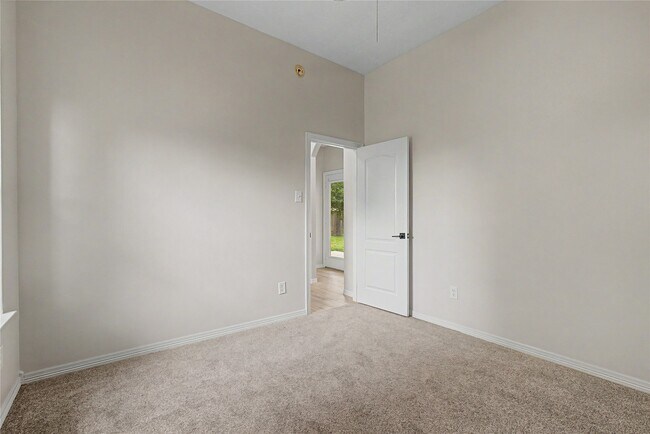 Building Photo - 7822 Mary Katheryn's Crossing