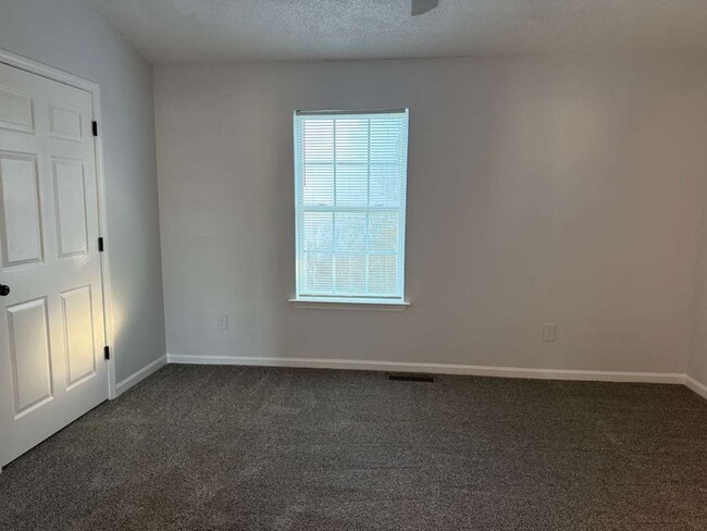 Building Photo - 6 Princeton Pl Dr