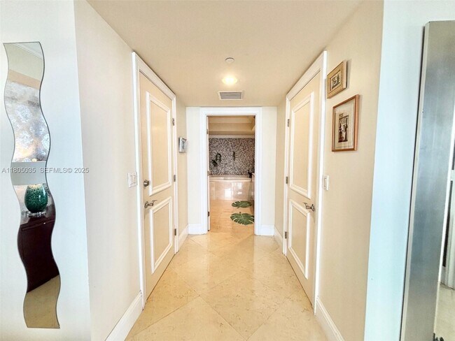 Building Photo - 1830 S Ocean Dr