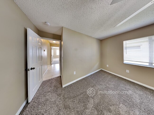 Building Photo - 563 Lindsay Anne Ct