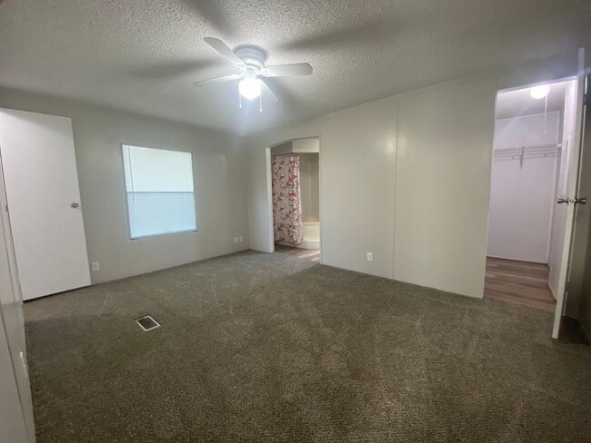 Building Photo - 1705 Creason Dr