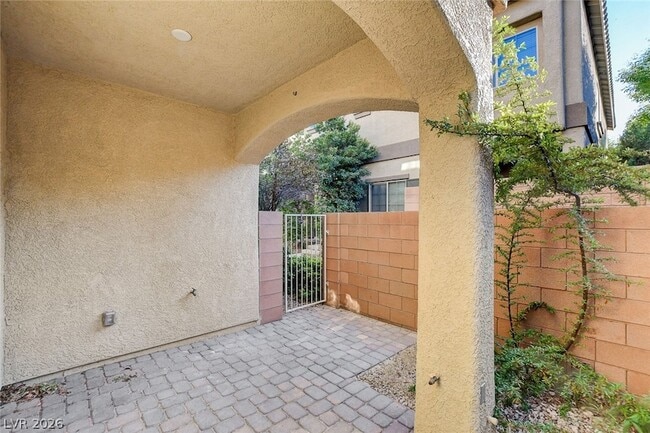 Building Photo - 9634 Volk Ave