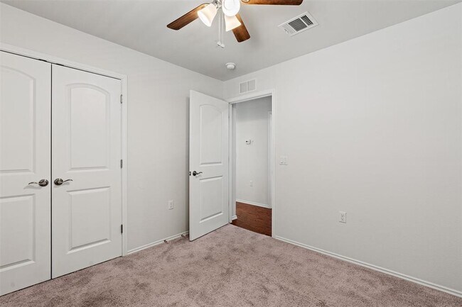 Building Photo - 206 Paint Creek Ln