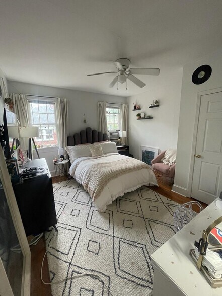 Bedroom - 403 S Library St