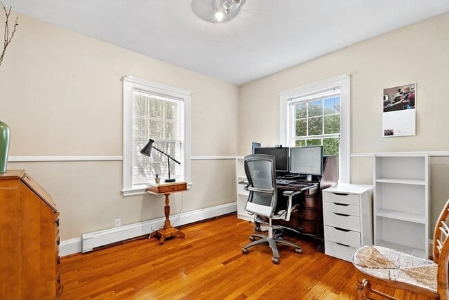 Building Photo - 51 Fairlawn St