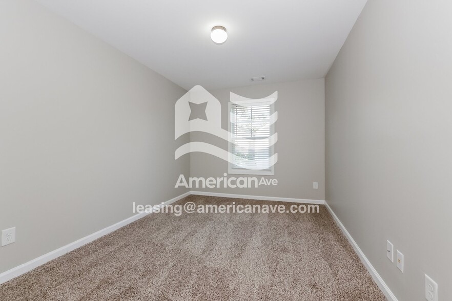 Building Photo - 2434 Pye Ave