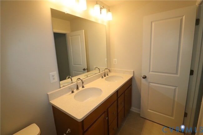 Building Photo - 419 Burden Dr