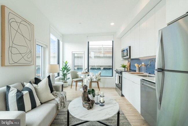 Building Photo - 1131-39 N Front St