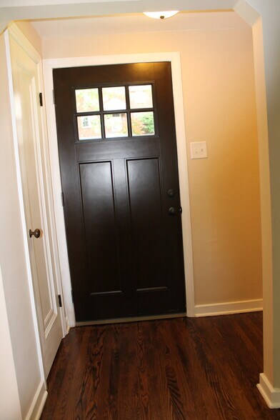 Building Photo - 300 Barclay Avenue