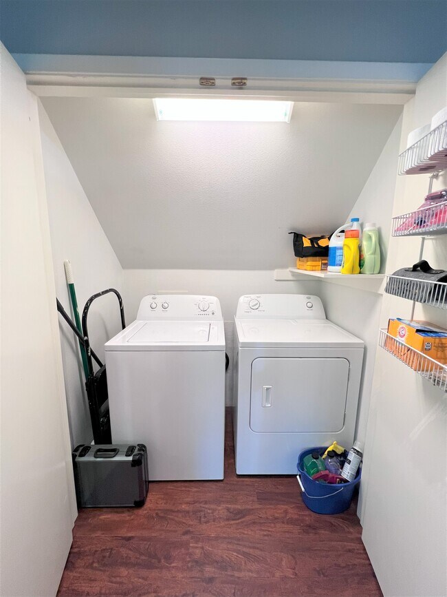 Building Photo - 609 Myrtle St