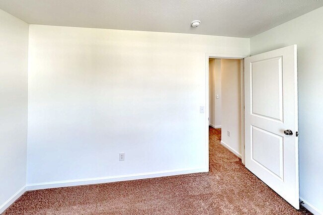 Building Photo - 2143 Bear Oak Wy
