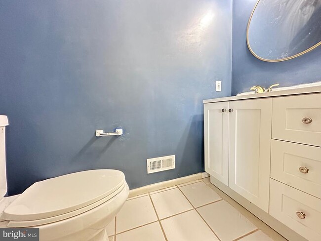 Building Photo - 2 W High Ridge Rd