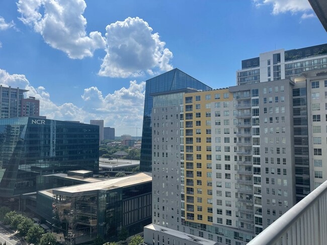 Building Photo - Gorgeous Condo @ Midtown Plaza 1B/1B In Am...