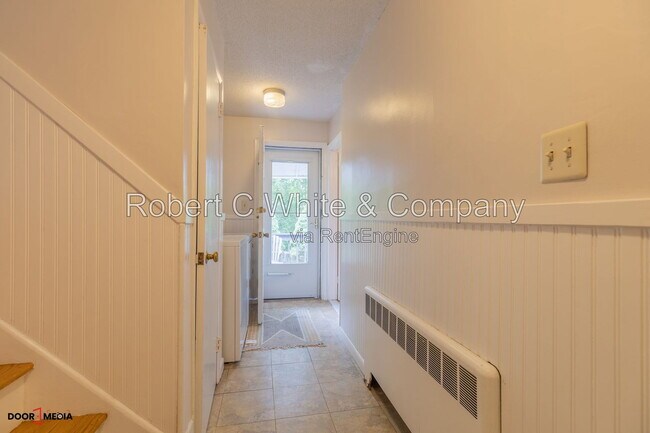 Building Photo - 73 Montclair Dr