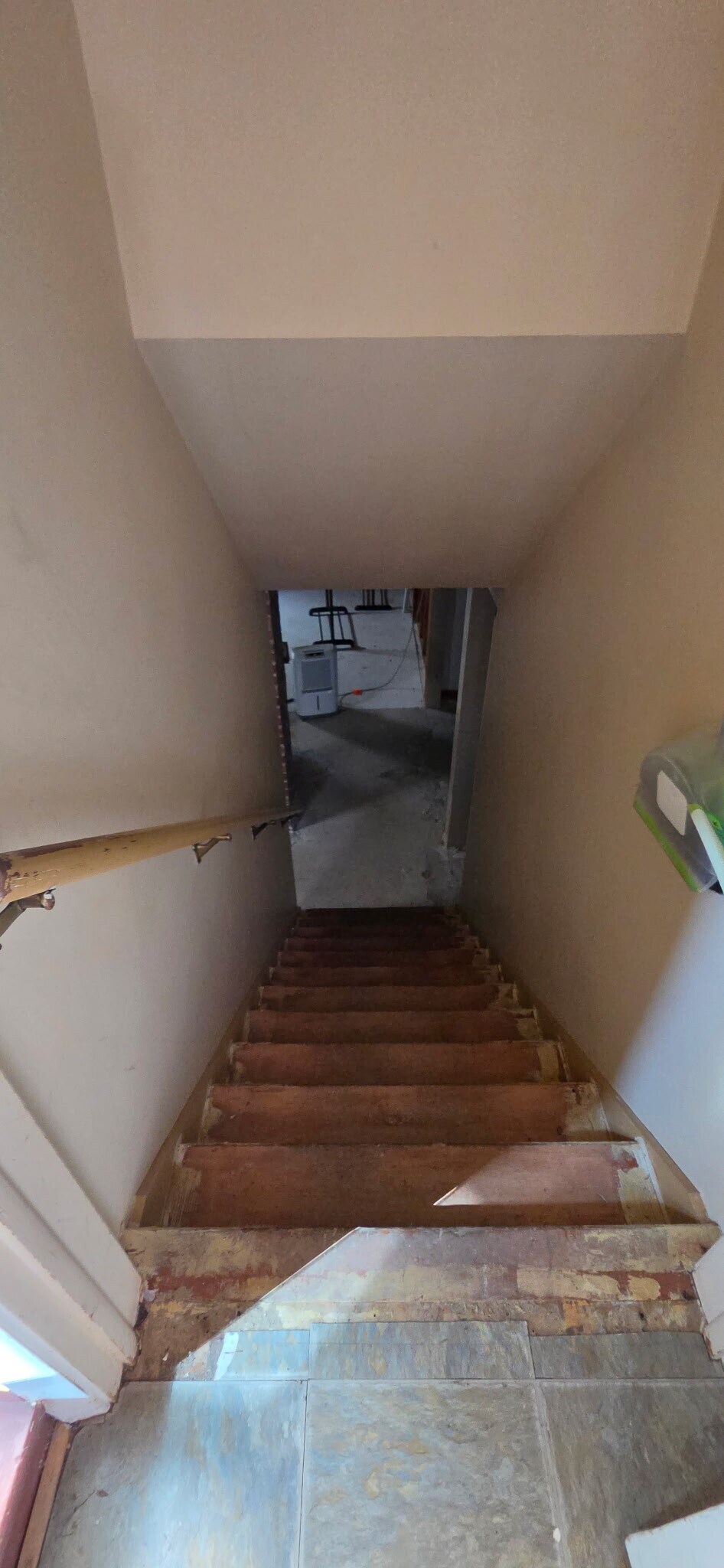 Building Photo - 205 Elm St