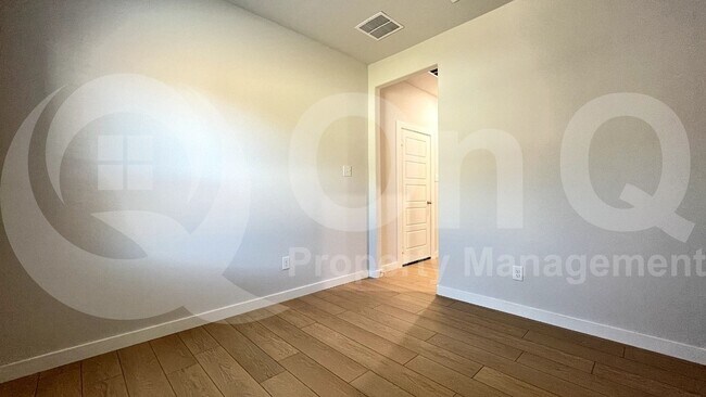 Building Photo - 912 Jackrabbit St