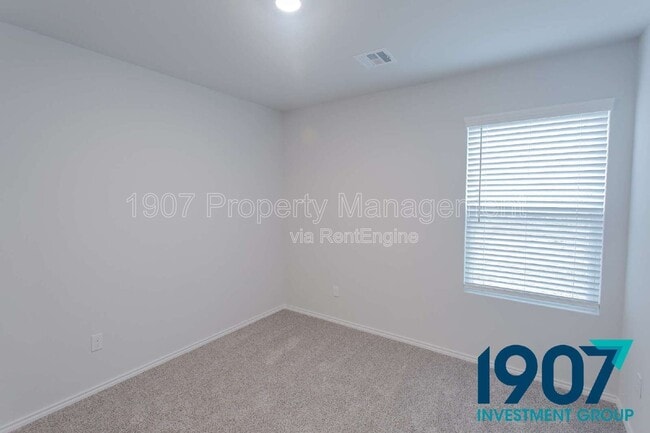 Building Photo - 1413 Lexi Dr