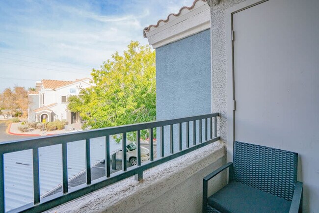 Building Photo - 10 W Minnezona Ave