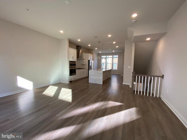 Building Photo - 16356 Columbus Ave