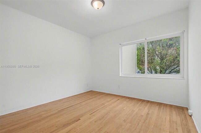 Building Photo - 9160 NE 8th Ave