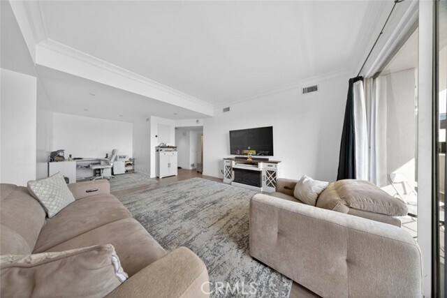 Building Photo - 7250 Franklin Ave