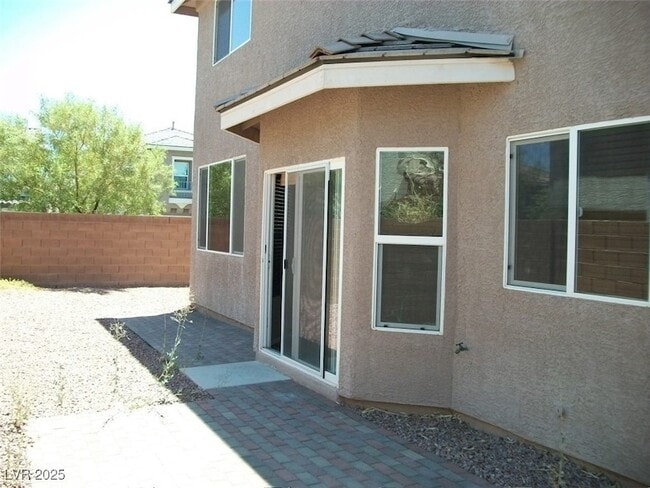 Building Photo - 10322 Cherish River St