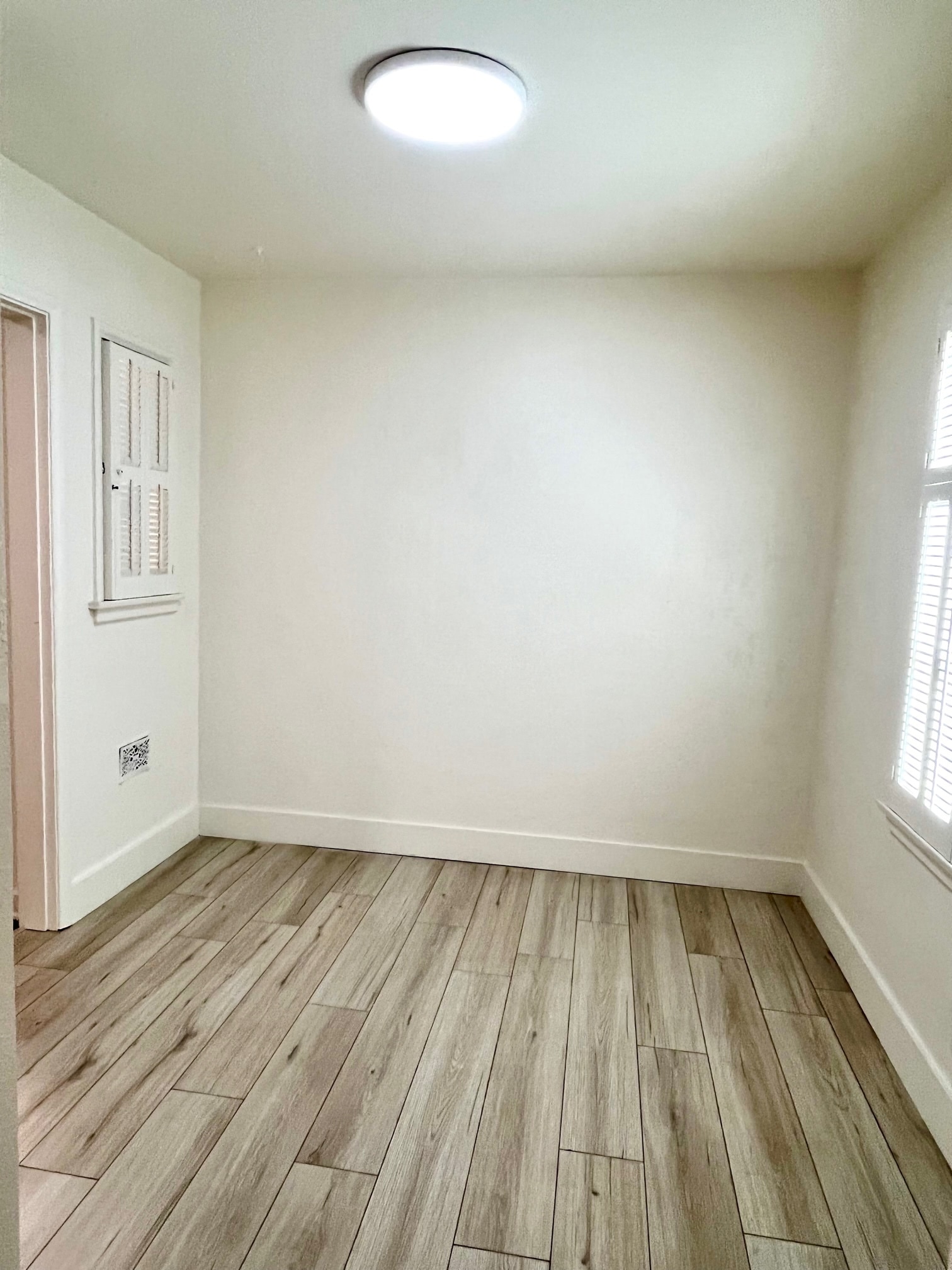 Breakfast Room - 1115 S La Peer Dr
