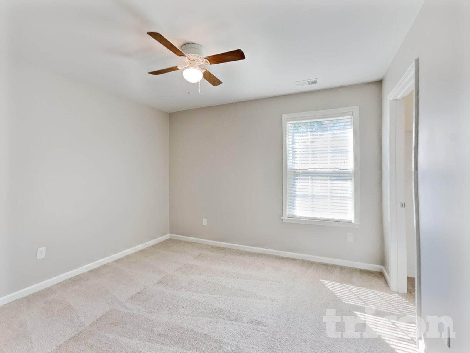 Building Photo - 127 Dunnsmore Dr