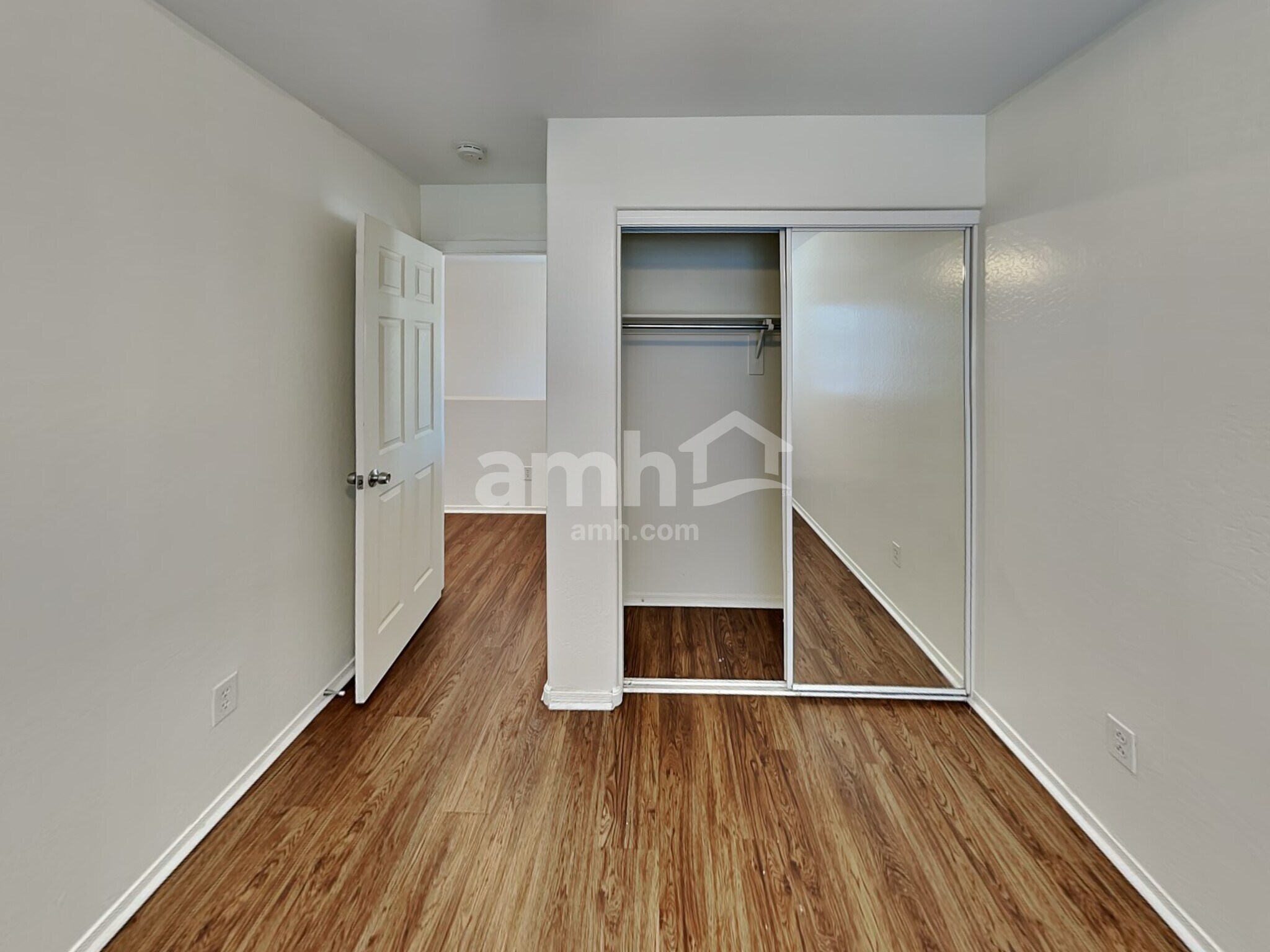 Building Photo - 349 E Maddison St
