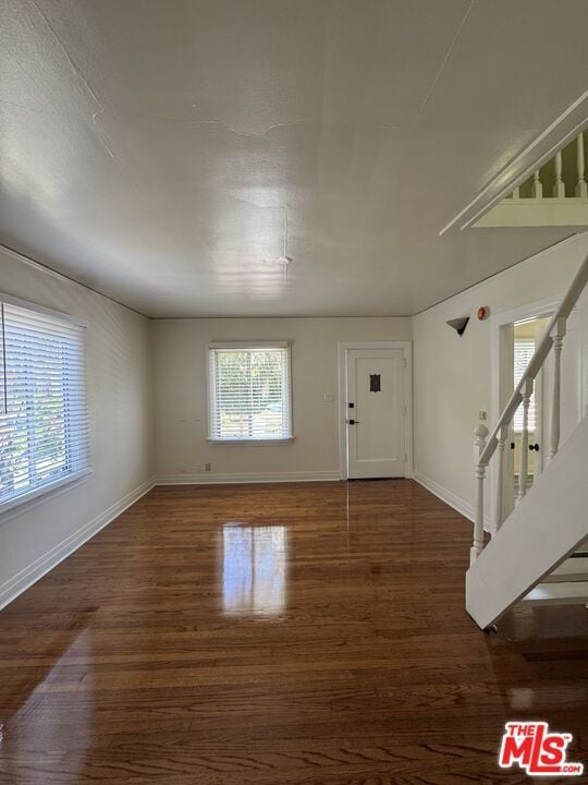 Building Photo - 368 Entrada Dr