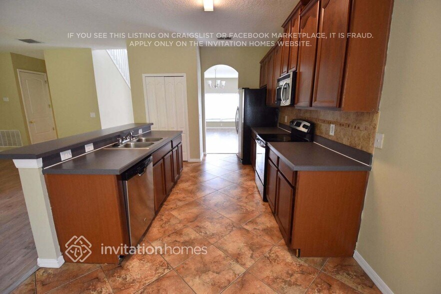 Building Photo - 16526 Deer Chase Loop