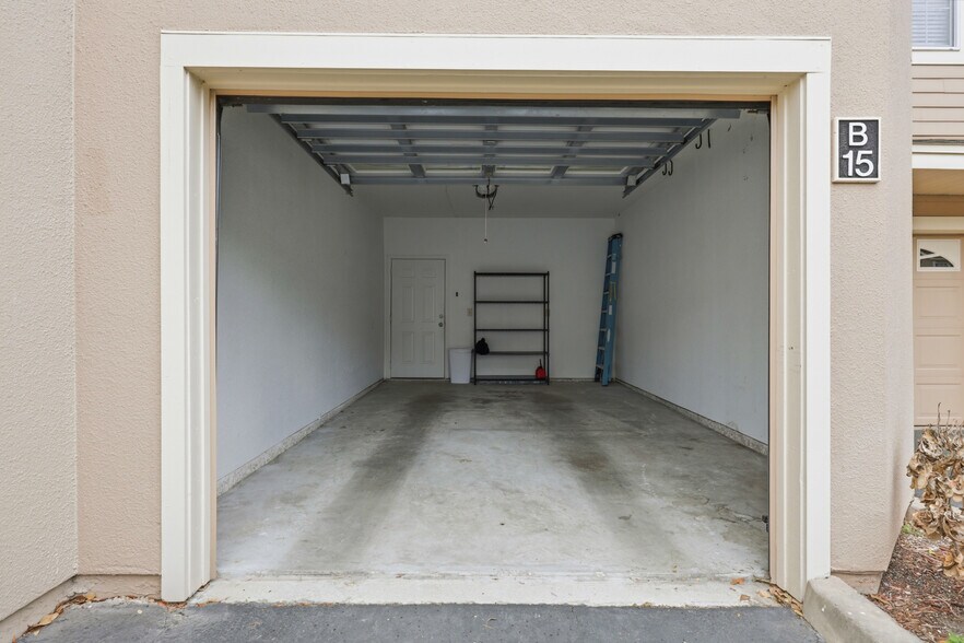 Building Photo - 13810 Sutton Park Dr N