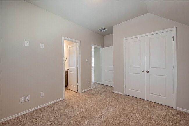 Building Photo - 32005 Towering Birch Trl