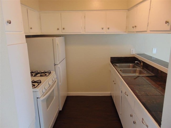 Building Photo - 3629 N MacGregor Way