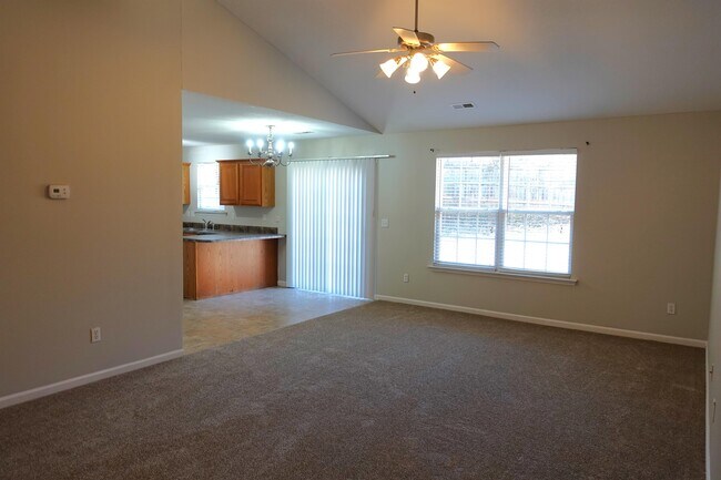 Building Photo - 139 Stockbridge Dr