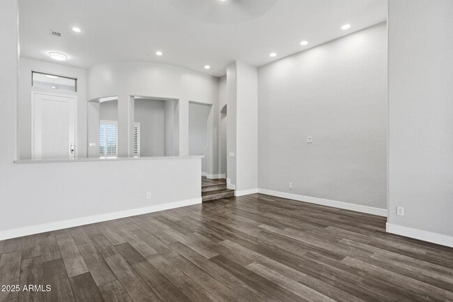 Building Photo - 7606 E Via Del Sol Dr