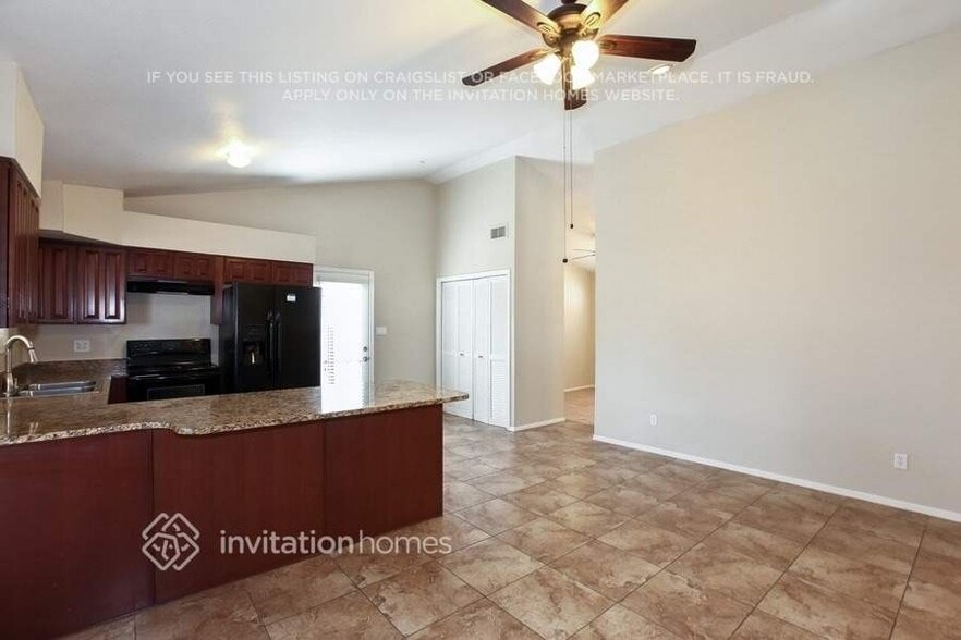 Building Photo - 607 S Pioneer